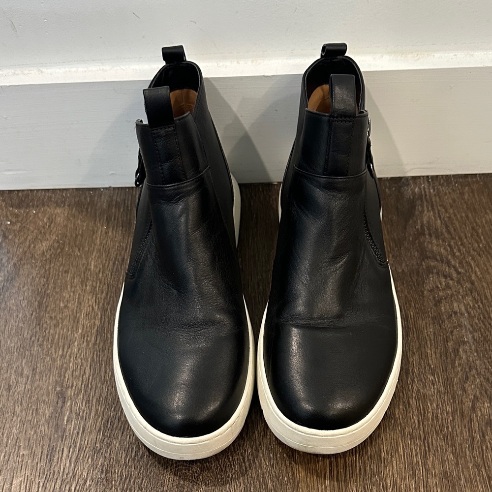 Black Leather Women’s Shoes